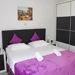 Διαμέρισμα With Terrace Grebaštica