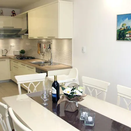 With Terrace 公寓 Grebaštica