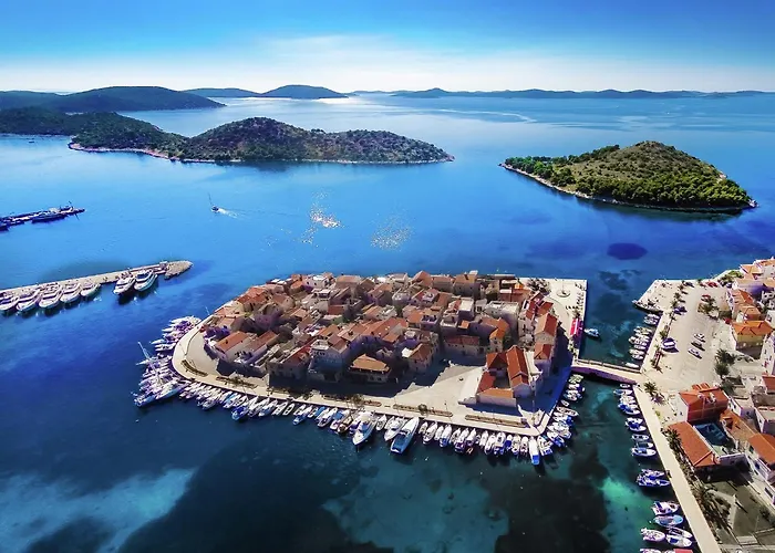 With Terrace 公寓 Grebaštica